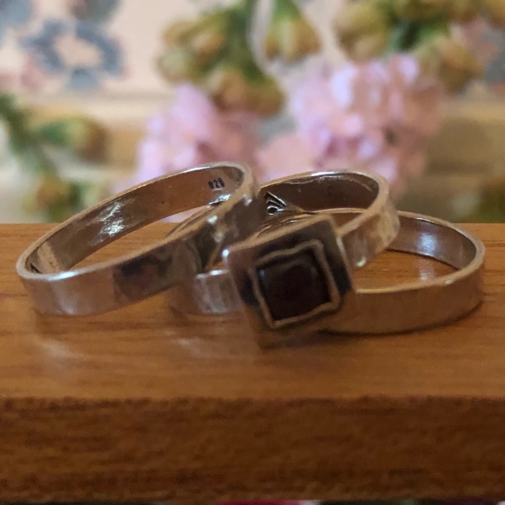 Vintage Silpada Sterling Silver Garnet Three Ring Set Size 8 - Picture 16 of 16